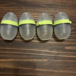 Comotomo Baby Bottle Lot Of Four 5 Oz